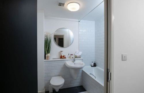 Central Gunwharf Quays Two Bedroom apartment - Foto 14