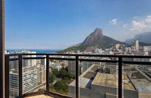 (1806) A 150 Metros da Praia do Leblon com Academia, Arrumação Diária, Vista Mar e Vista para o Cristo - Photo 1