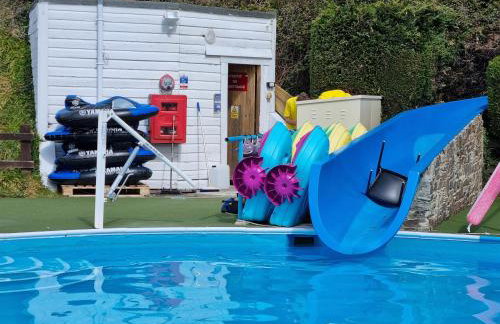 Cozy 3 bedroom Caravan, Sleeps 8, at Parkdean Newquay Holiday Park - Foto 70