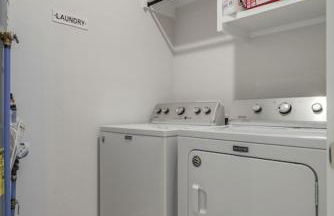 Classy, Cozy, Close to downtown - Foto 11