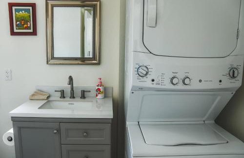 Modern, Quiet and Charming Downtown Apartment - Foto 7