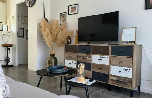 Joli gîte indépendant 2 à 4 personnes, au calme, serviettes & draps fournis, wifi, climatisation, parking gratuit - Foto 7