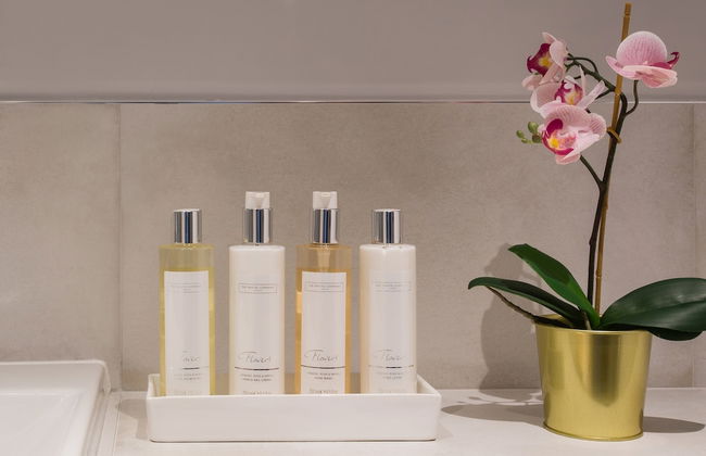 Boutique Apartments by Viridian Apartments - Photo 15