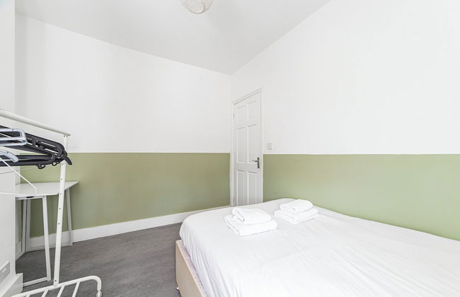 Spacious & Chic 3bed House in London - Photo 7