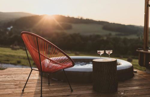 WymarzONE domki- z prywatnymi jacuzzi i kominkiem - Foto 3