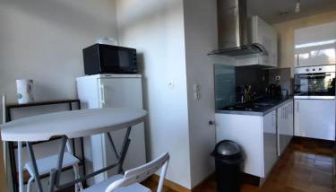Le-bon-appart de plain-pied avec terrasse - Foto 2, stove, pet friendly, minibar