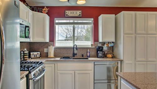 Cozy Getaway with Yard and Patio 4 Mi to Hayden Lake! - Foto 5