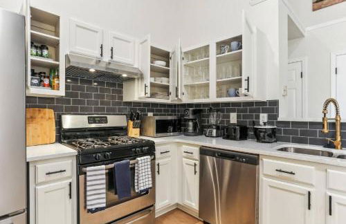 Sophisticated 3 Bedroom Retreat-Near Six Flags - Foto 10