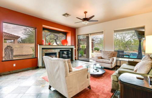 Luxe Couples Retreat with Pool and Outdoor Kitchen! - Foto 8