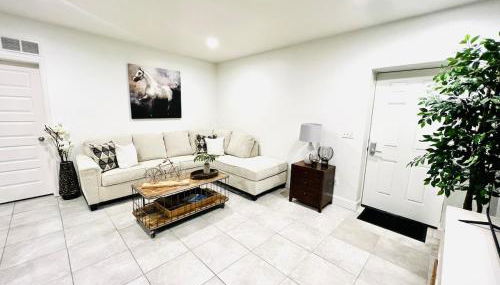 Entire Fully Equipped Basement Guest Apartment Home - Foto 5