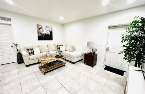 Entire Fully Equipped Basement Guest Apartment Home - Foto 5