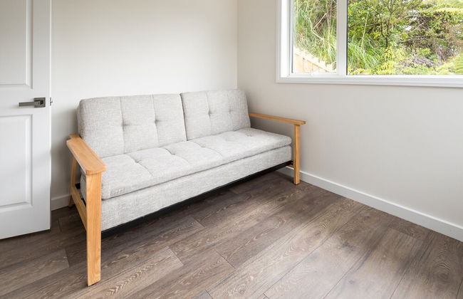 Brand New 5BR home with view of the sea - Photo 9