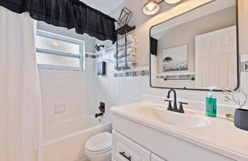 Luxury Rustic Retreat Entire Home in Pinellas Park - Foto 23