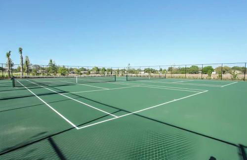 Heated Pool Lazy River Game Room 12 MI to Disney - Foto 69