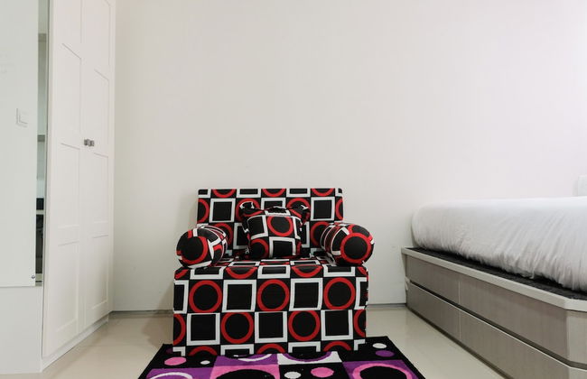 Modern City View Studio Apartment at Tuscany Residences - Photo 8