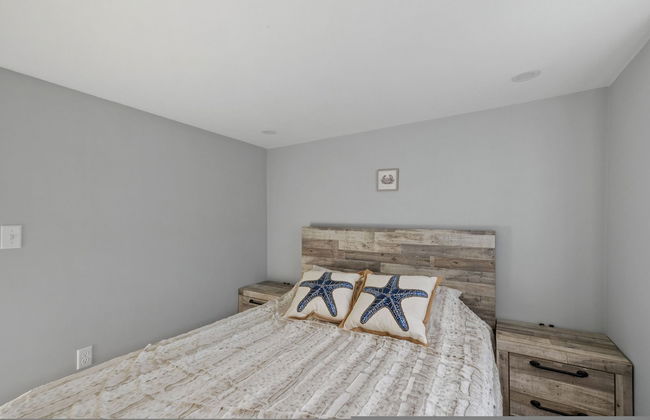 Modern Condo Perfect For Winter Rental - Photo 6