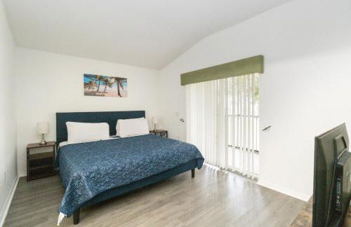 Huge Screened Patio That Overlooks Lake Buck, Near Famous Attractions!! - Foto 2