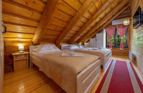 Luxury Family Lodge - Pool, Spa & Tennis Paradise - Photo 25