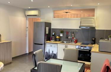 2 pièces dans villa avec piscine parking à 10 mins de Cannes - Foto 4