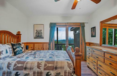 4BR Cabin with Ski Resort, Mtn Views & Hot Tub - Foto 94