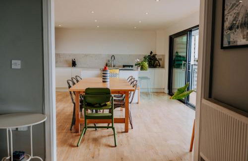 Ponderosa 5-Bed Coastal Retreat with Studio, Sauna & Sea Views - Foto 29