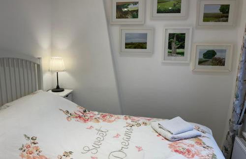 Carr’s cottage Eyam Peak District, - Photo 25