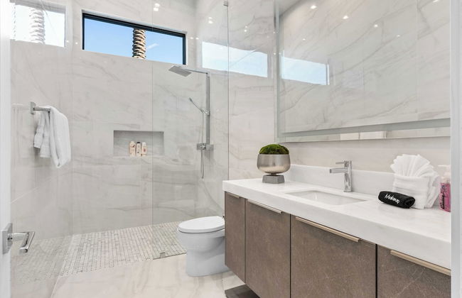 Exclusive Indio Villa Pool, Hot Tub, Putting Green Sleeps 18 Bravo #6 - Foto 40