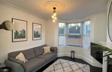 Restored Victorian Home with Private Garden - Foto 11