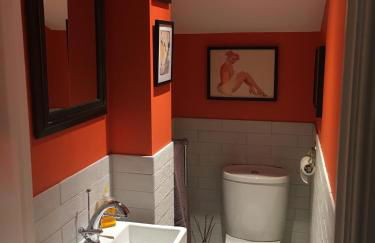 Stylish 3 bedroom townhouse for 5 guests, set in the medieval grid with off street parking - Foto 26