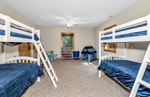 Cozy Mountain Cabin with Long-Range Views near Waterfall Park in Old Fort, NC - Foto 38