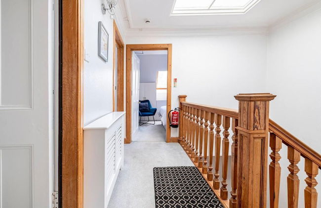 Stunning 5 Bedroom Large Apartment With Parking - Foto 41