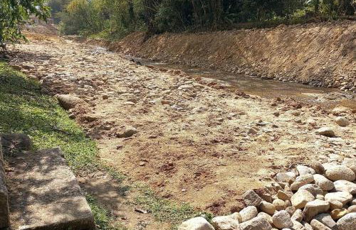 Casa com cachoeira-rio no quintal - Foto 37