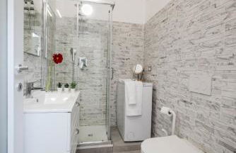 tHE Milanese Glow - Bocconi Prada IEO Area - Foto 5