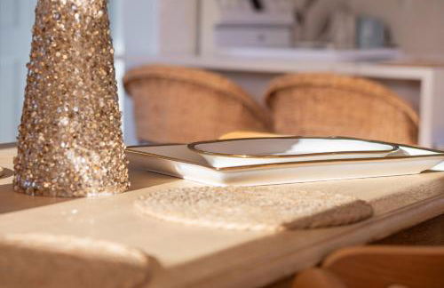 Renovated Cape Near Beach with Fire Pit - Foto 8