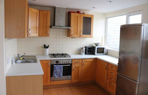 Beach Side Top Floor Property, Balcony & Sea Views - Foto 23