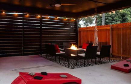 Stylish 3BR East Side Retreat w Patio & BBQ - Foto 5