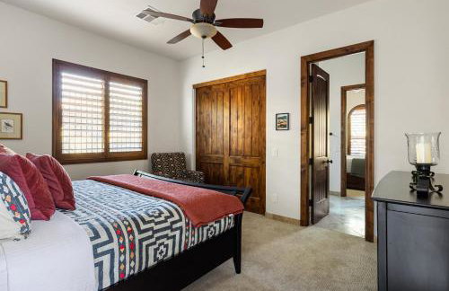 Desert Oasis with Pool Black Mountain Views - Photo 36