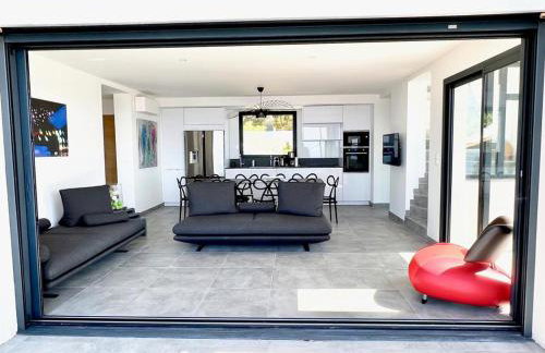 VILLA 650, Vue Mer magnifique, entièrement rénovée avec piscine - Foto 11
