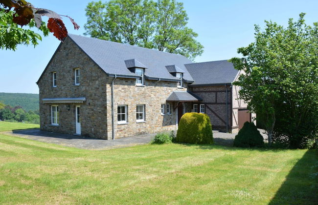 Spacious Villa Near Lesse - Photo 28