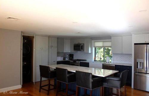 Just renovated 2 bedroom condo 1 mile from Salem - Photo 11