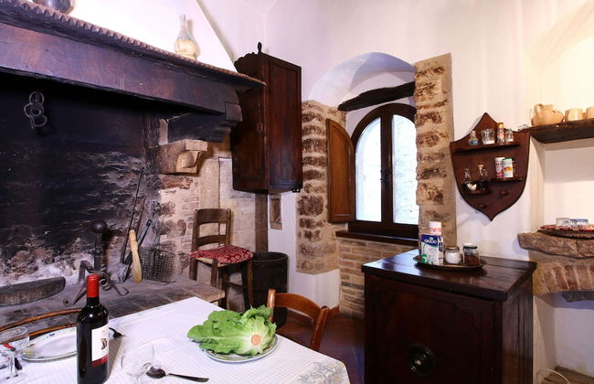 Historic Castle With View - Photo 10