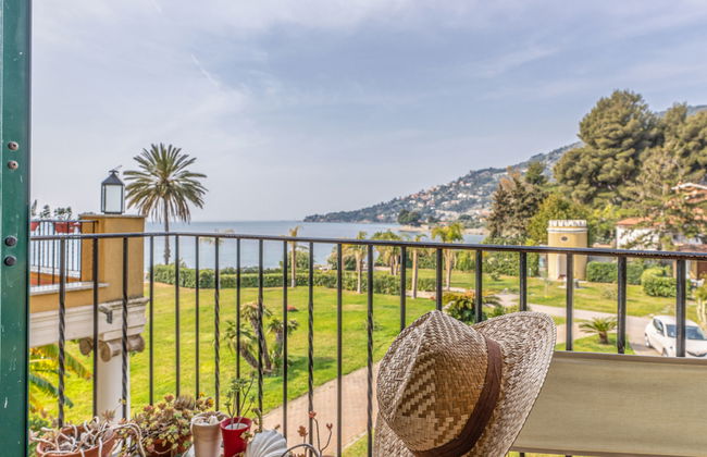 1 bedroom Apartment in Ventimiglia with swimming pool and garden - Photo 2