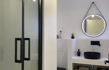 T2 très bien situé-refait-Balcon aménagé-box clos - Foto 2