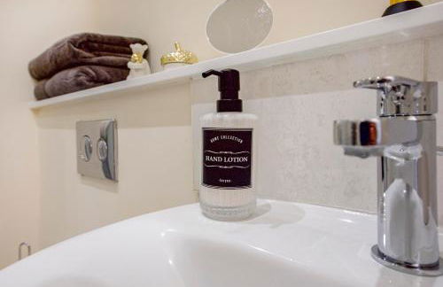 Prime Luxury, Heathrow, FreeParking, WiFi, Netflix - Foto 13