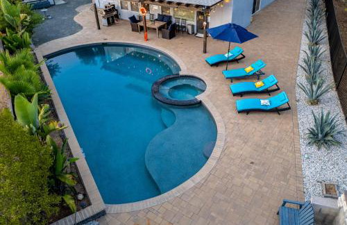 Entire Private Home with 5 Bedrooms 4 Bathrooms 3000 Sq ft Villa, Pool, Hot Tub, Nature, Garage, Winery, Available Now - Foto 43