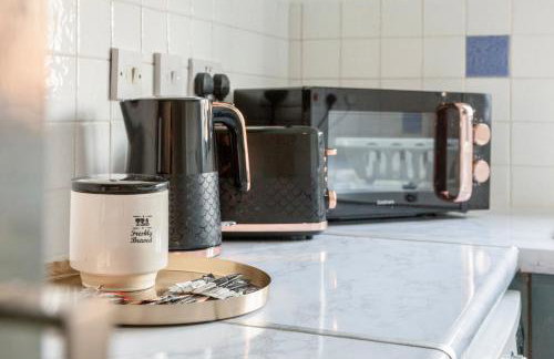 Cozy 3-Bed Retreat Near Manchester Airport Ideal for Families & Groups - Foto 38