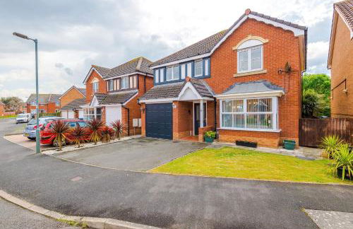 Beach Retreat with Hot Tub Sleeps 8 - Foto 54