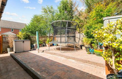 Polmont Haven: Spacious 4- Bedroom Retreat - Foto 35