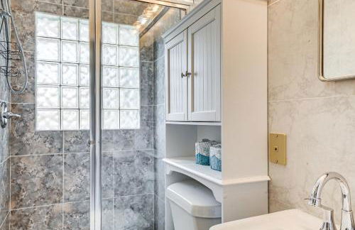 Furnished Sunroom with TV! Canal-Front Bradenton Gem - Foto 25