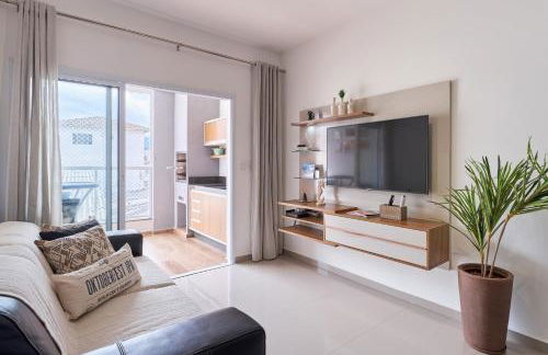 2 QUARTOS com Churrasqueira na Varanda, Piscina, Garagem interna, WiFi 500mbps, Ar Condicionado e Telas de Proteção - Foto 2